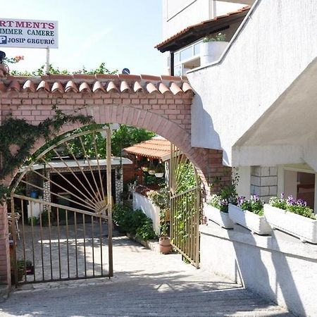 Apartments Josip Rab Town Exterior photo