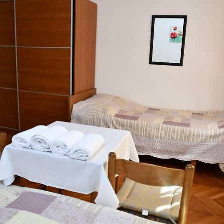 Apartments Josip Rab Town Exterior photo