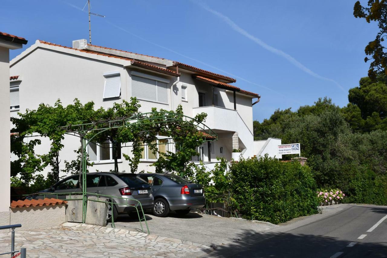 Apartments Josip Rab Town Exterior photo