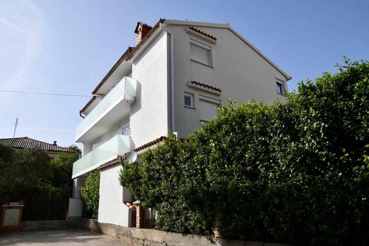 Apartments Josip Rab Town Exterior photo