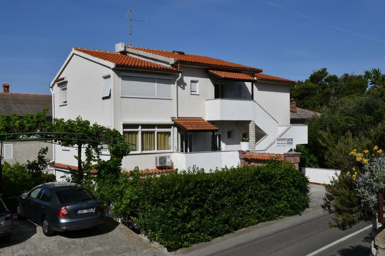 Apartments Josip Rab Town Exterior photo