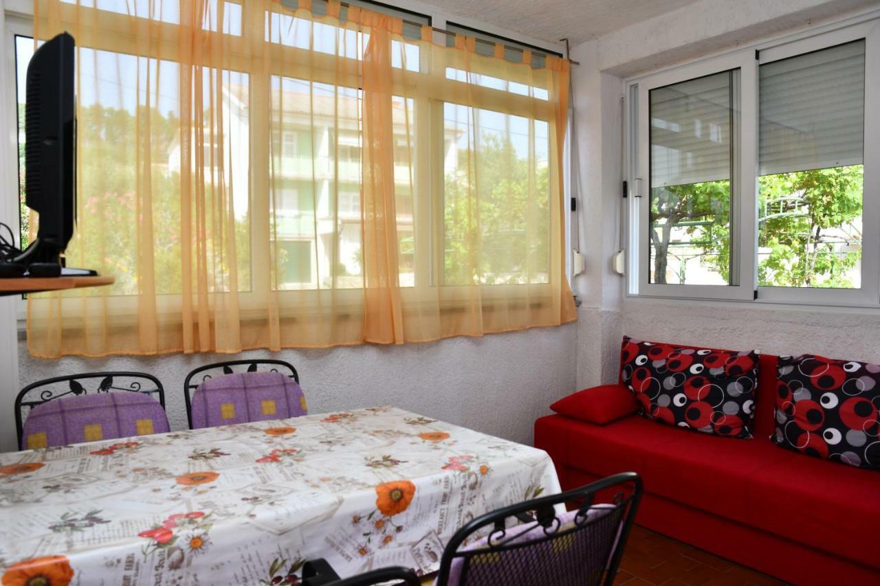 Apartments Josip Rab Town Exterior photo