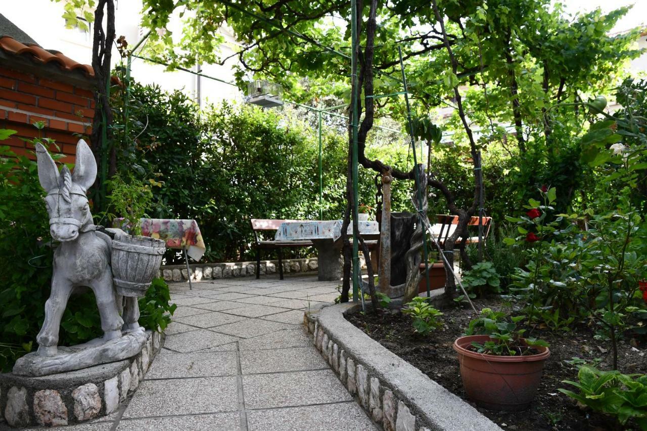 Apartments Josip Rab Town Exterior photo