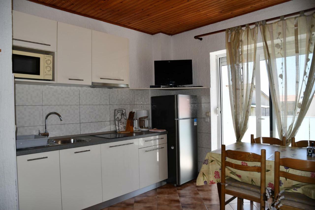 Apartments Josip Rab Town Exterior photo