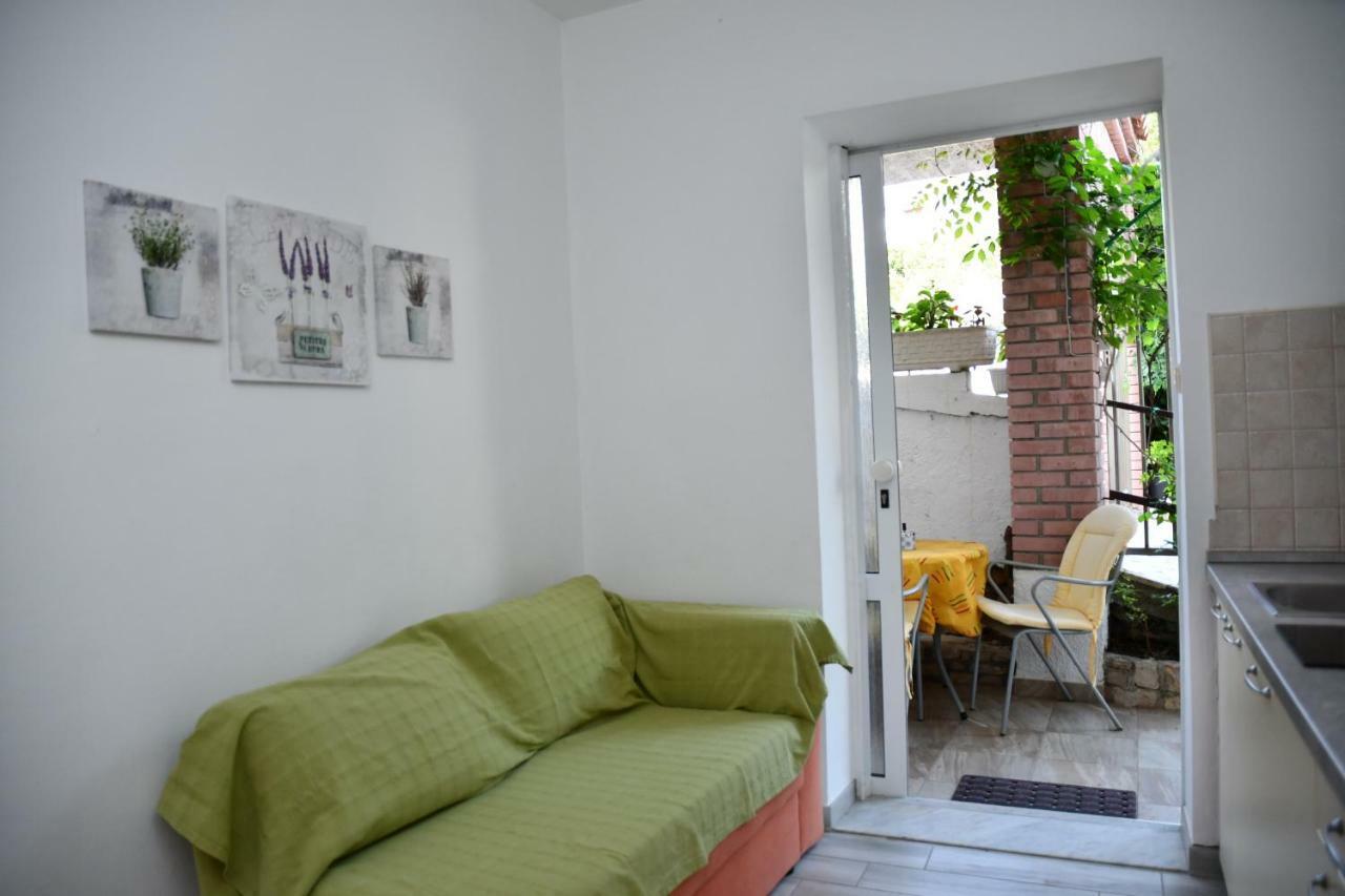 Apartments Josip Rab Town Exterior photo