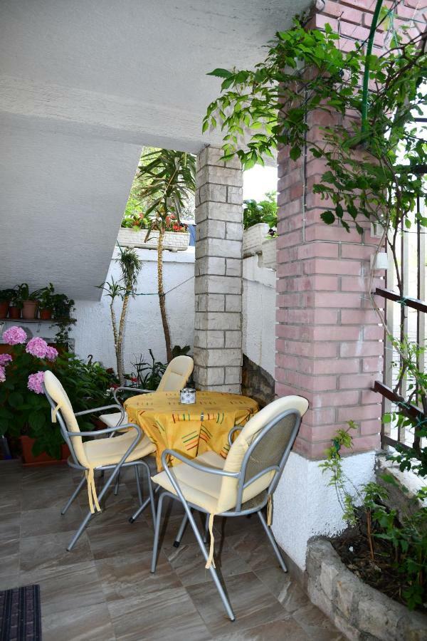 Apartments Josip Rab Town Exterior photo