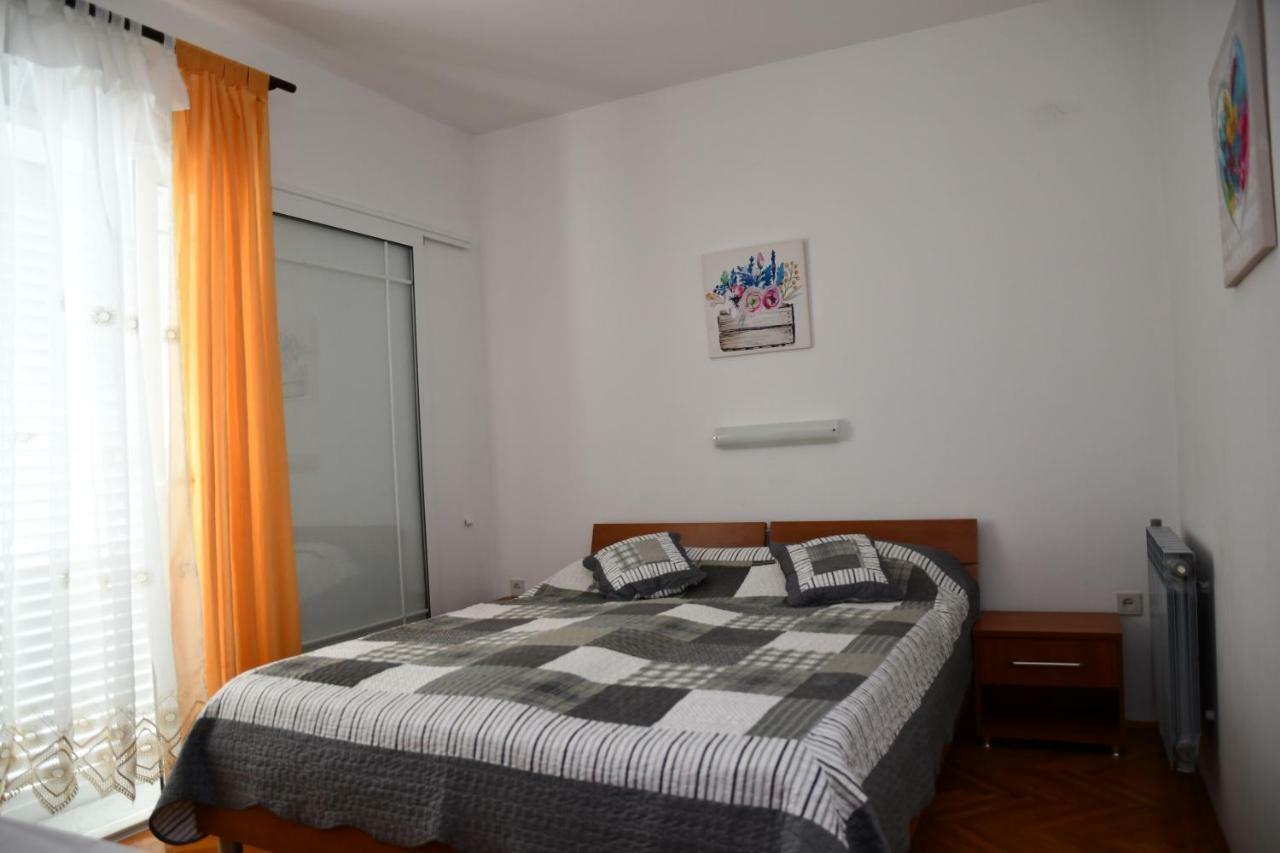 Apartments Josip Rab Town Exterior photo